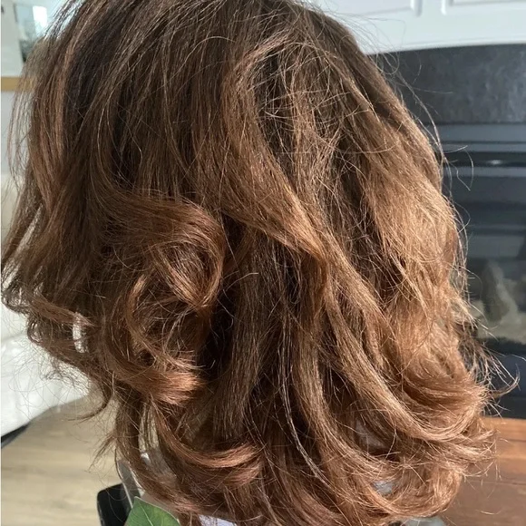 Drawstring Wig - Picture 2 of 3